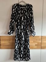 Comma Midi Kleid all-over-Muster Tupfen schwarz-weiß langarm Niedersachsen - Staufenberg Vorschau