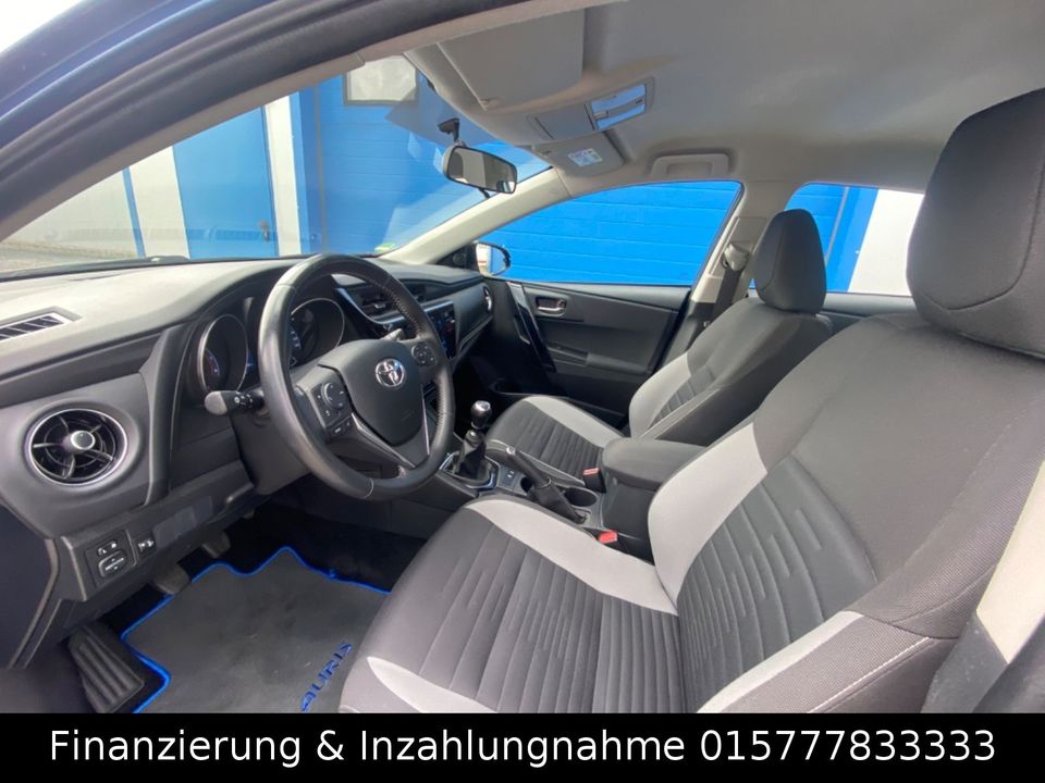 Toyota Auris LED Kamera Bluetooth USB Allwetterreifen in Greven