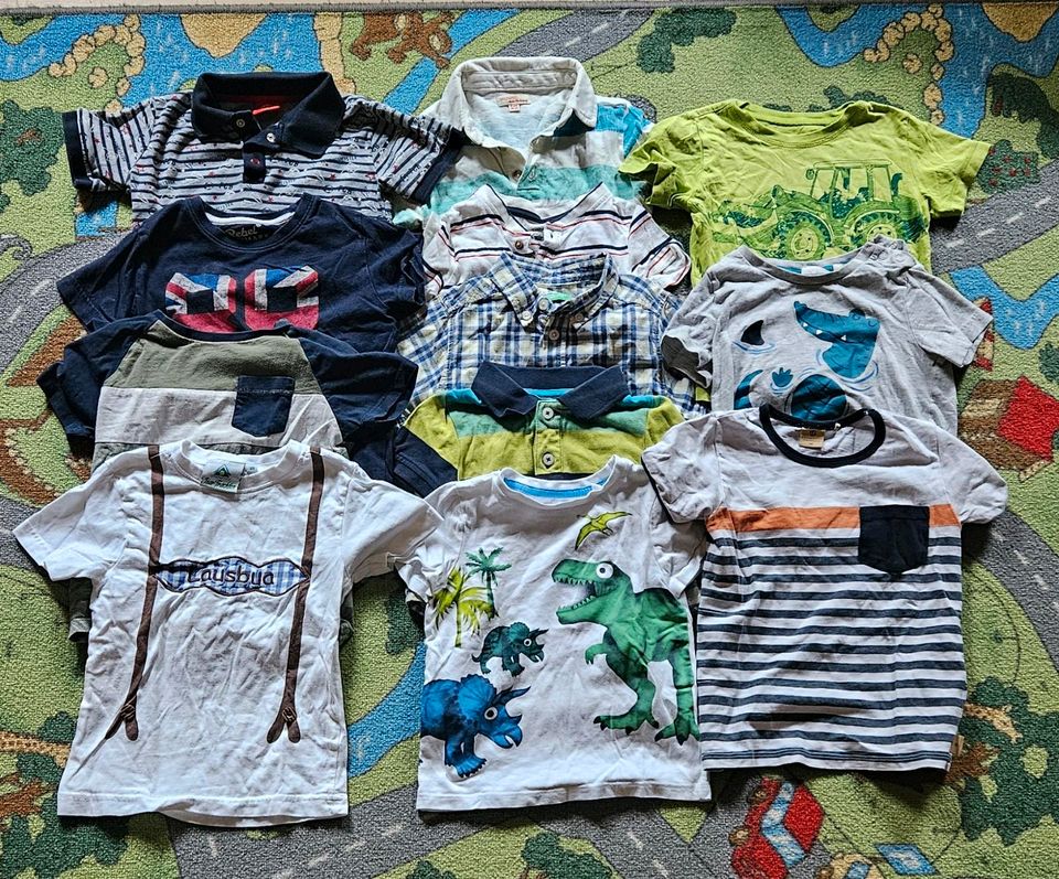 Gr. 98/104, Jungs, T-Shirts, Hosen, Pullis, Hemden, Kleidung in Erbach