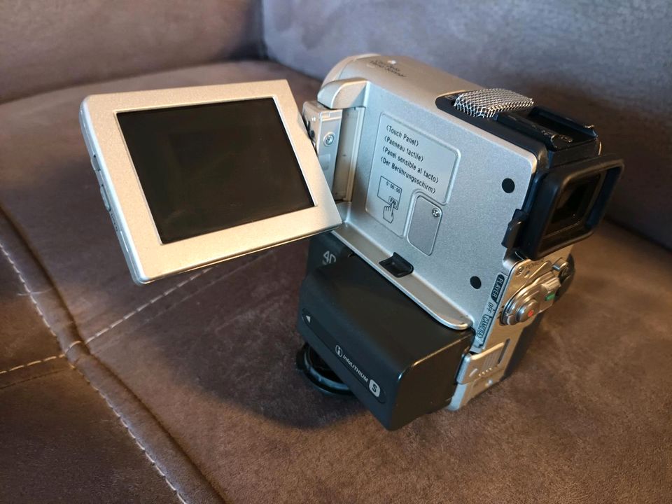 Sony DCR-PC4E PAL Mini Dv Handycam Camcorder in Bremen