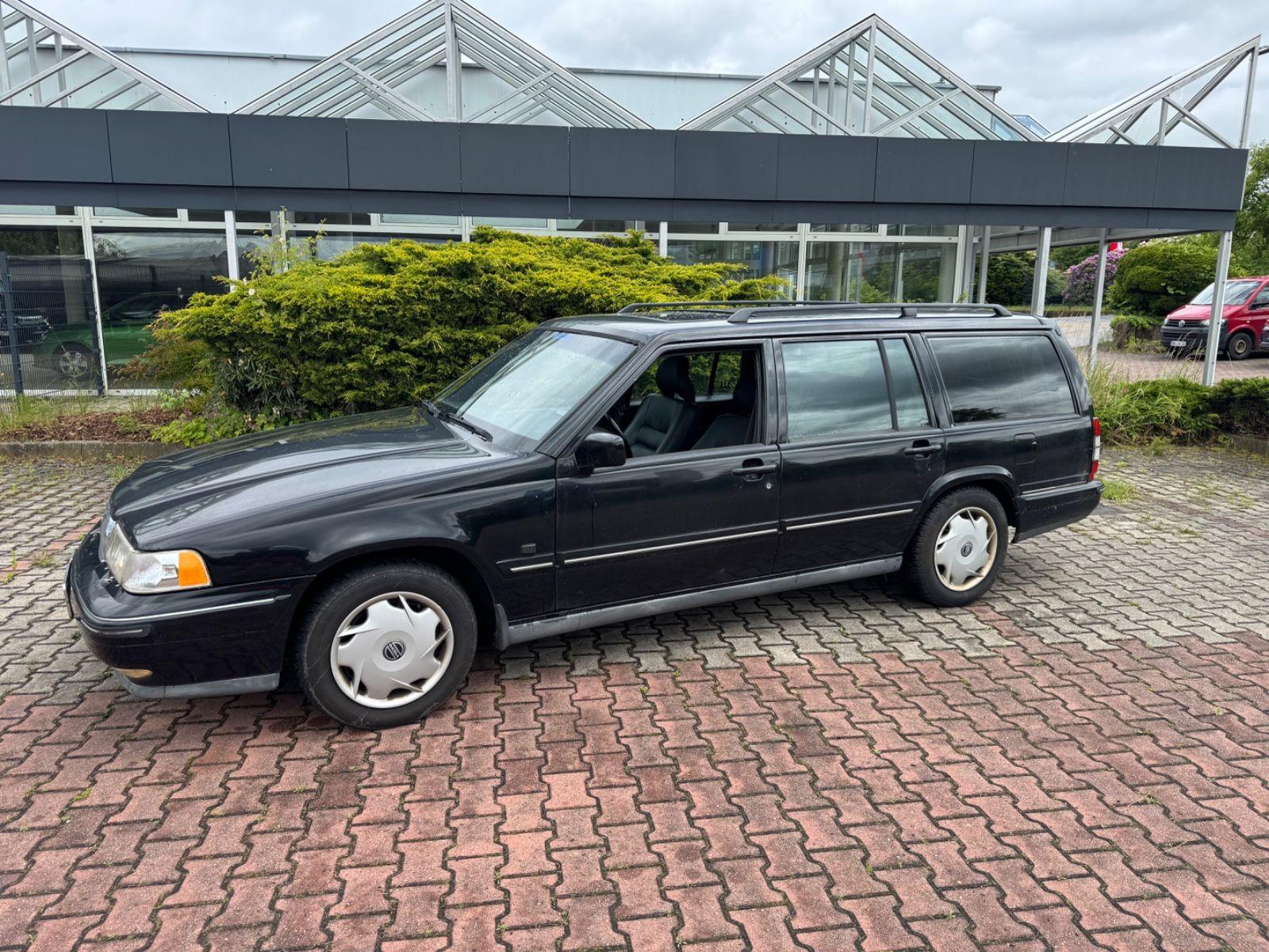 Abbildung des Autos Volvo 960, 2.5 6 Zylinde…
