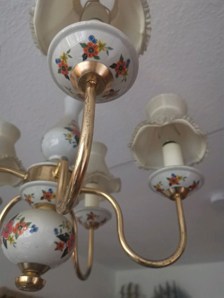 Deckenlampe, Vintage, mit Blumenmuster und Schirmen in Berlin