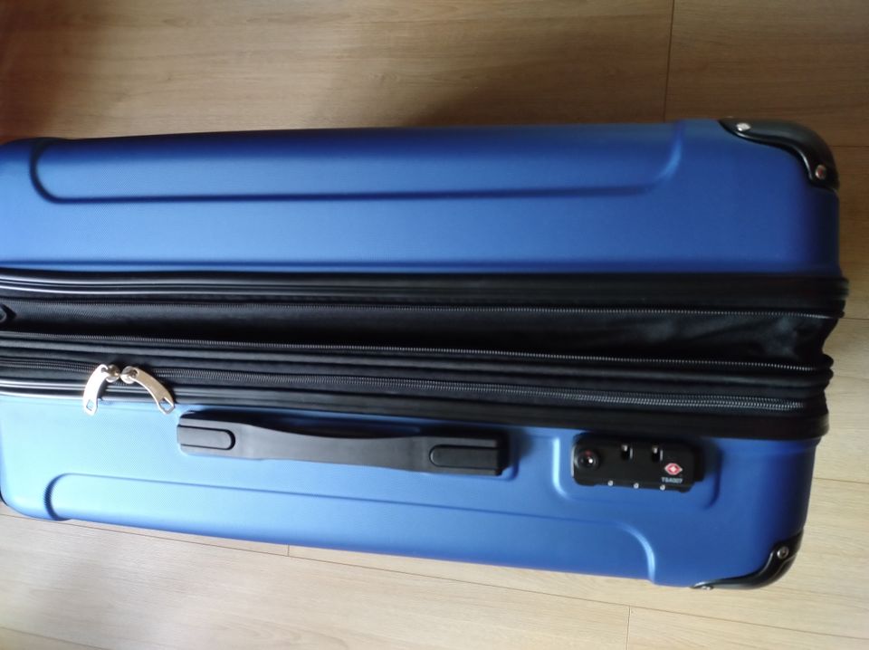 Reisekoffer, Hartschalenkoffer, neuwertig, 68  X 44 X 27 cm in Wolfen