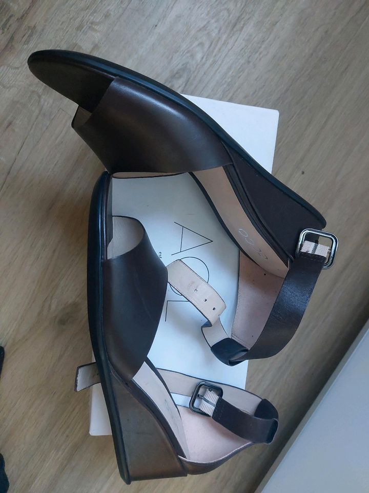 NEU Ecco Sandale Sandalette Leder braun in Hamburg