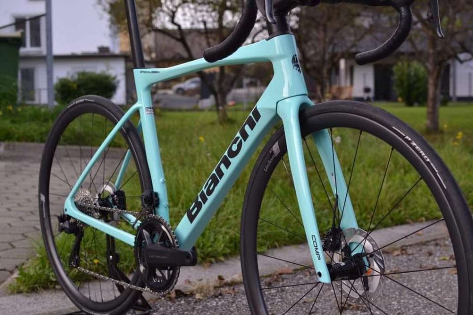 Bianchi Specialissima Comp Disc 2024, Ultegra Di2 12s inkl. LRS in Stralsund