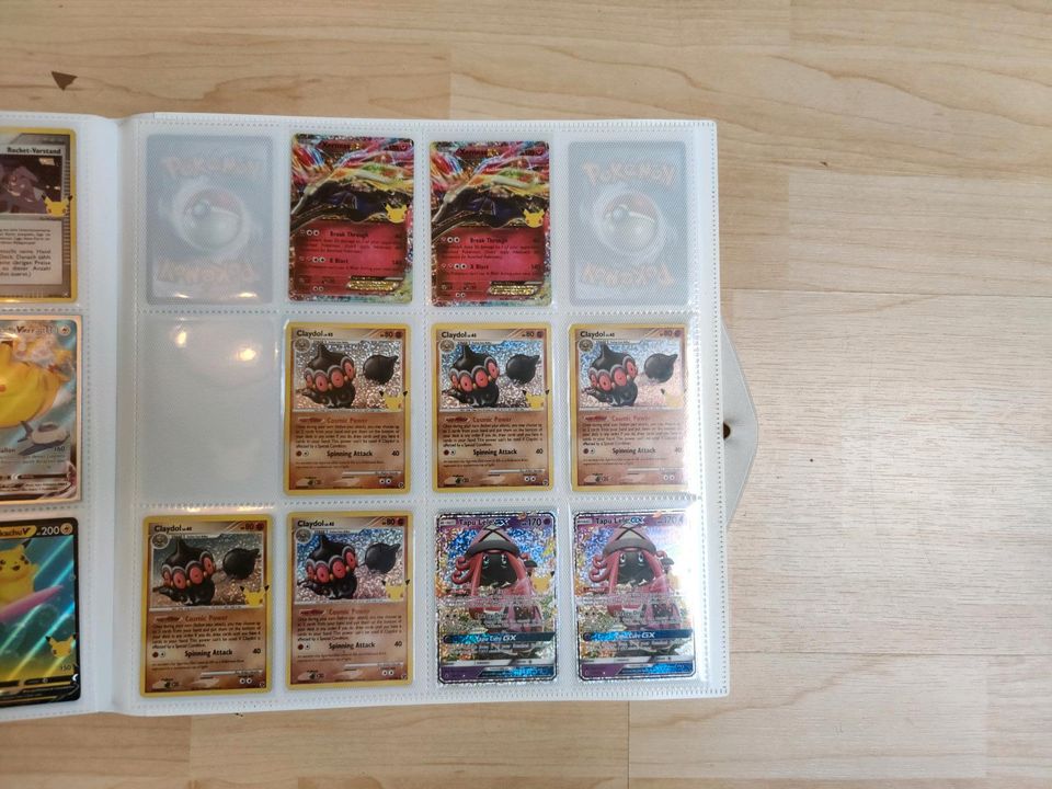 Pokemon Karten Sammlung in Thüngersheim