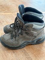 Lowa Wanderschuhe 39,5 Wanderstiefel Köln - Widdersdorf Vorschau