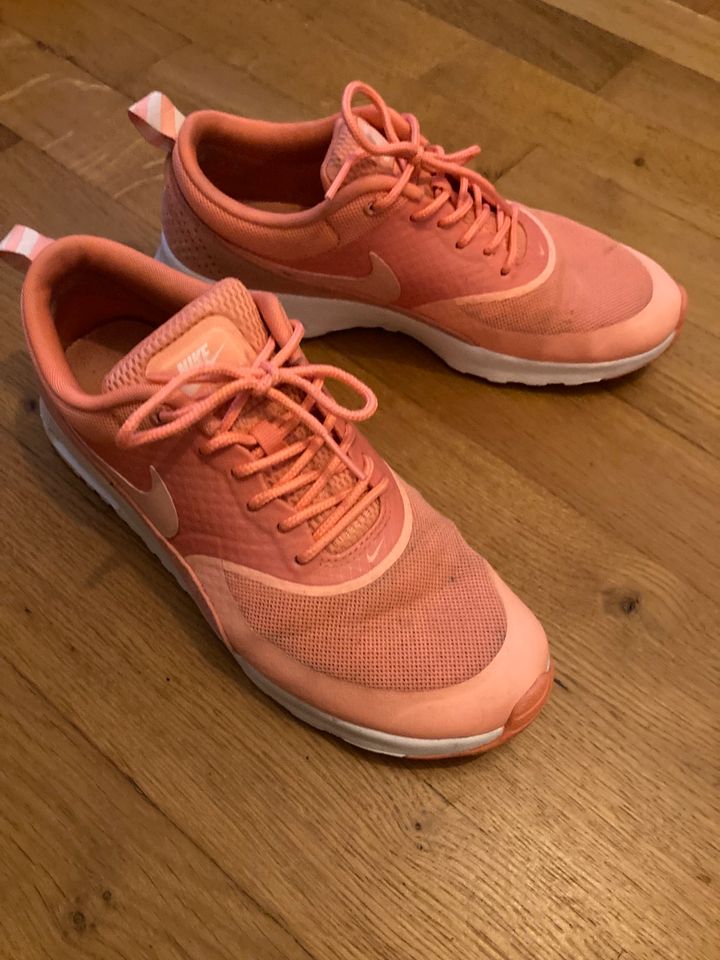 Schuhe Sneaker Damen Nike Air Thea orange/lachsfarben Gr. 39 in Bayern -  Gablingen | eBay Kleinanzeigen ist jetzt Kleinanzeigen