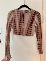 Crop Top Langarm in Batik Optik braun beige Hessen - Vellmar Vorschau