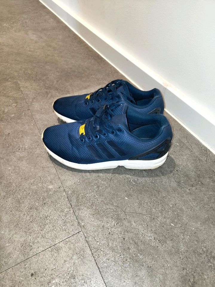 Adidas ZX Flux blau 41 1/3 in Lohmar