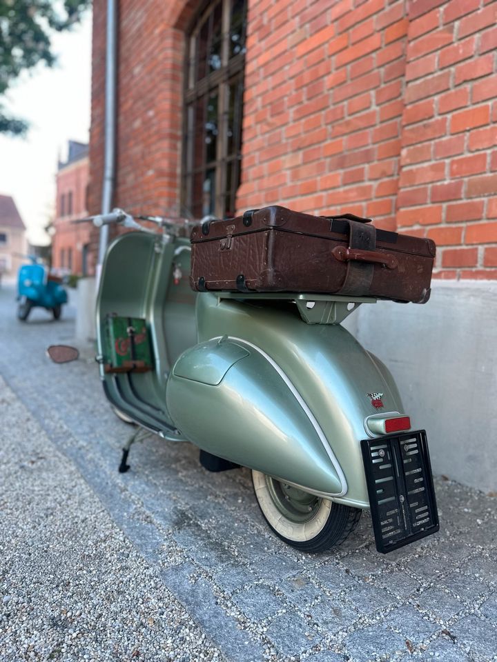 Vespa 125 V31 von 1951 Rohrlenker Faro Basso Lampe Unten in Parkstetten