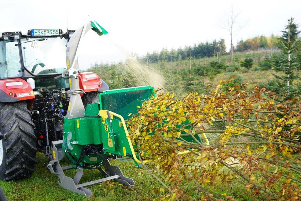 HS 170K Holzhacker /Holzhäcksler mit Ketteneinzug für Traktor in Untermünkheim