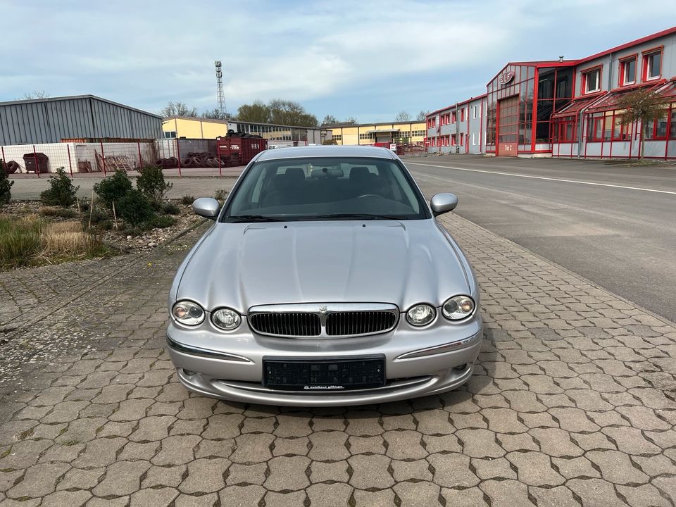 Jaguar X-Type 2.5 V6 Allrad 4x4 Automatik Scheunenfund in Holzminden