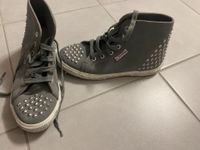 Superga Wildleder Sneaker mit Nieten Nordrhein-Westfalen - Herten Vorschau