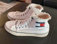 Tommy Jeans Hilfiger Retro Chucks Gr.40 Nordrhein-Westfalen - Eschweiler Vorschau