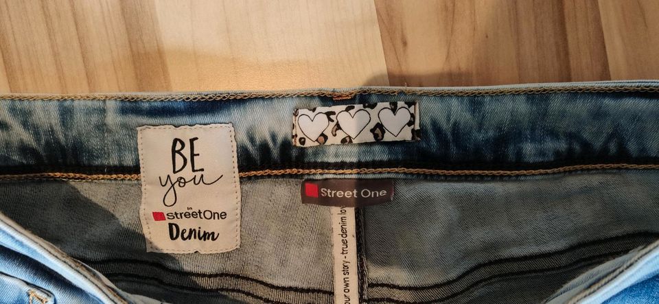 Super schöne und neuwertige Jeans der Marke Street One in Bubenreuth