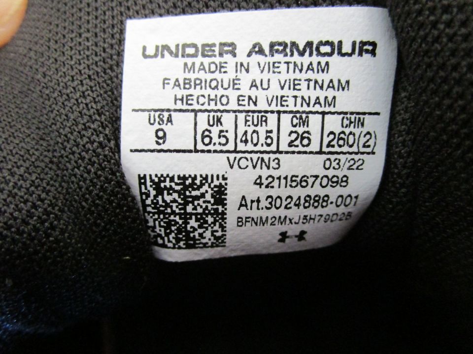 Under Armour  EU 40,5 schwarz Laufschuh neu in Ostfildern