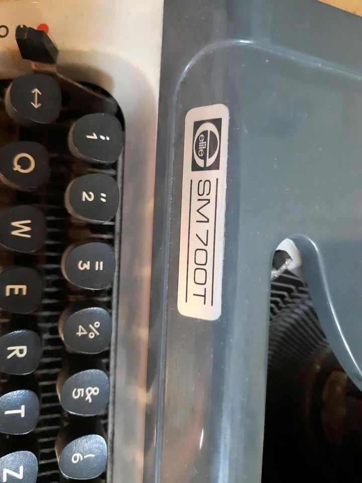 Schreibmaschine SM700T / vintage in Thal
