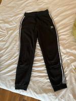 Adidas Jogginghose Gröśe 34 Hose Jogger Nordrhein-Westfalen - Krefeld Vorschau