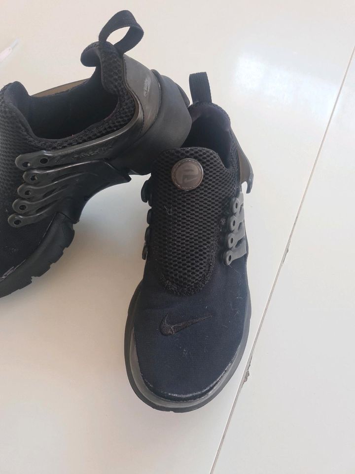 Presto Nike schwarz unisex 37,5 Sneaker Turnschuhe in Esslingen