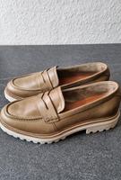 Leder-Loafer-Schuhe von Tamaris, 38, neue, Khaki Niedersachsen - Einbeck Vorschau