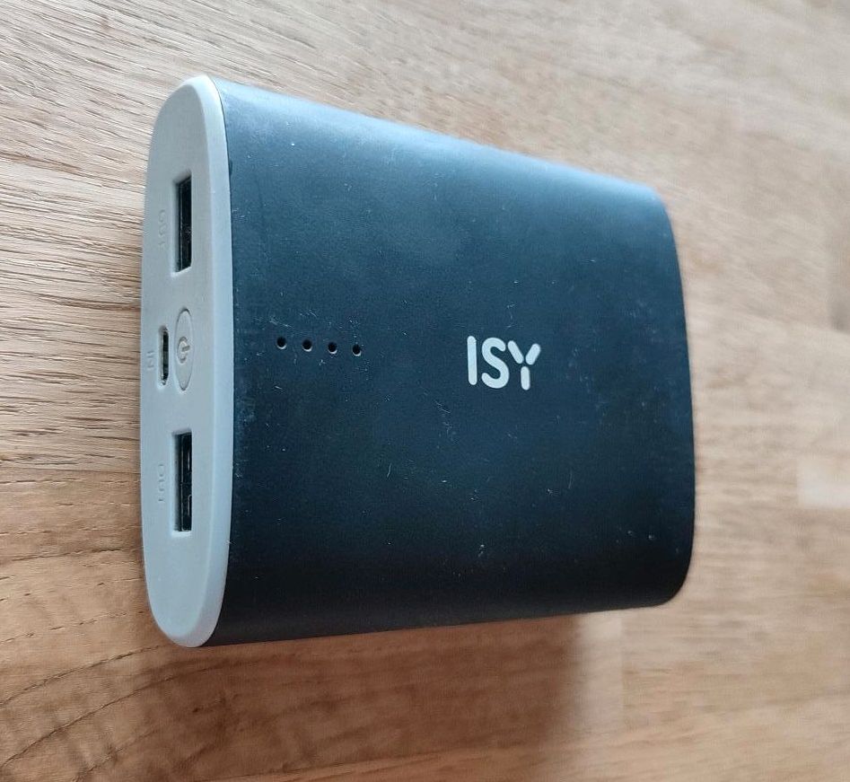 ISY Powerbank 10000mAh schwarz IAP 4000 in Böblingen