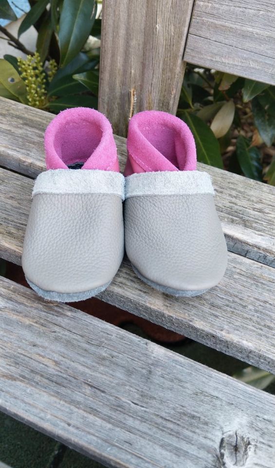 Krabbelschuhe, Lederpuschen, Babyschuhe, Größe 19 *neu* in Spaichingen