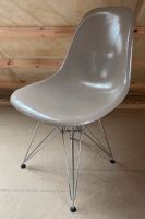 Seltener grauer Eames-Stuhl aus Fiberglas zu verkaufen Hamburg-Mitte - Hamburg Altstadt Vorschau
