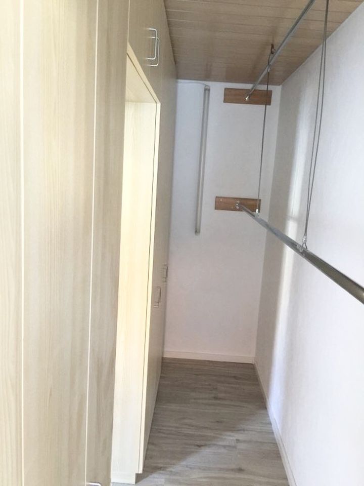 Sonderpreis, Provisionsfrei, VHB: Freie 2 1/2 Zimmer Etagenwohnung mit großem sonnigen Balkon in Rheinstetten