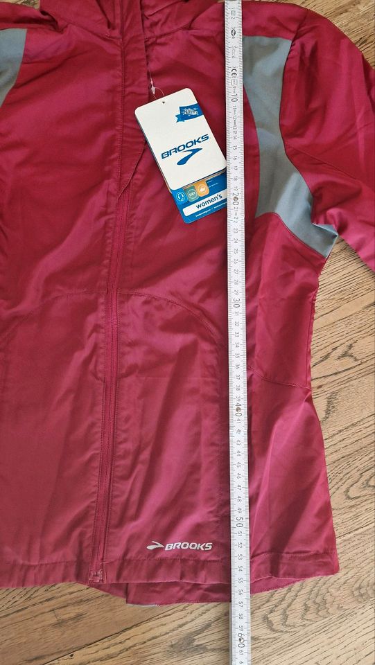 Neu Brooks Essential Jacket III Laufjacke Funktion Gr. xs 34 in Schwalmtal