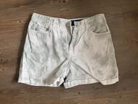 Grün Weiße kurze Jeans Hose Niedersachsen - Northeim Vorschau