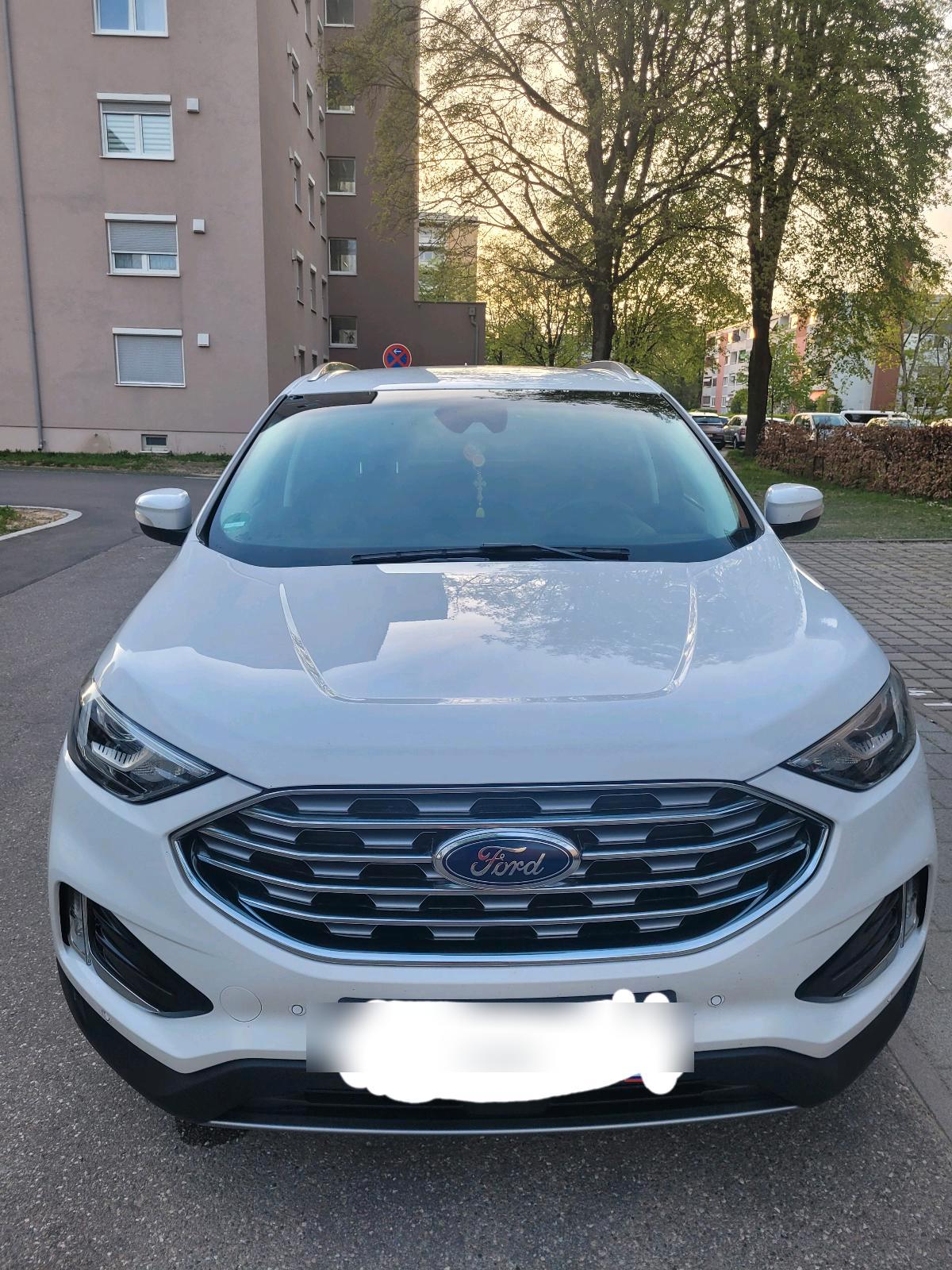 Abbildung des Autos Ford Edge Titanium 2.0  …