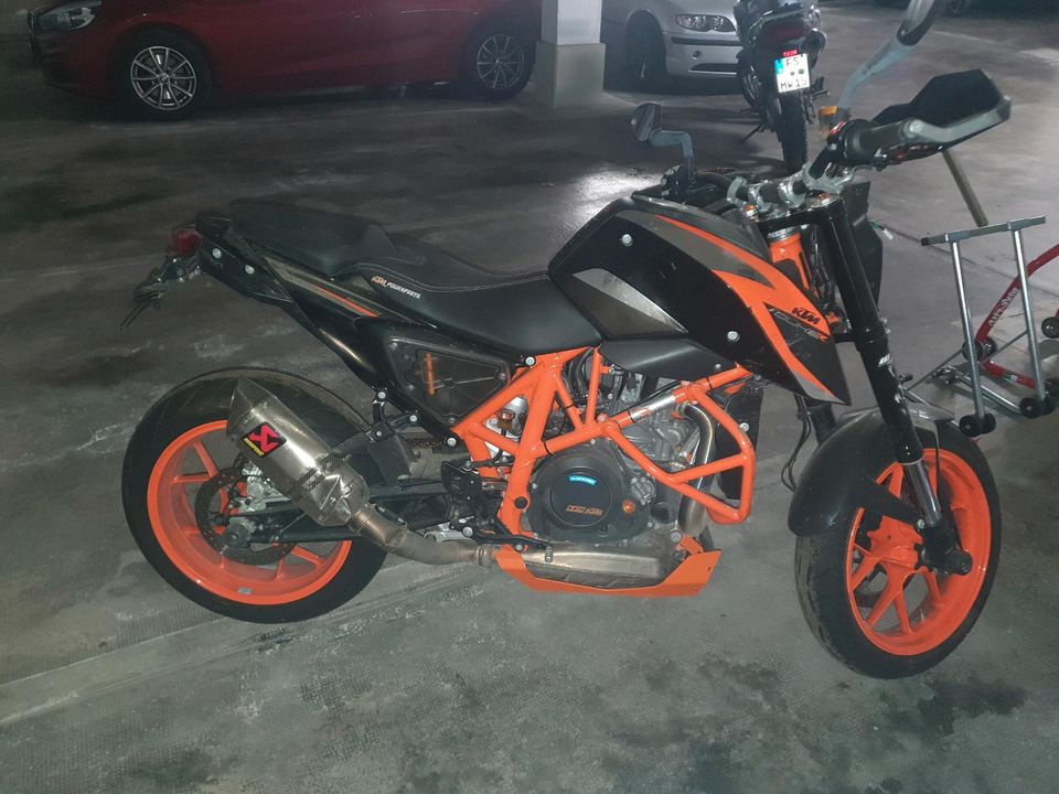 KTM 690 Duke R in München