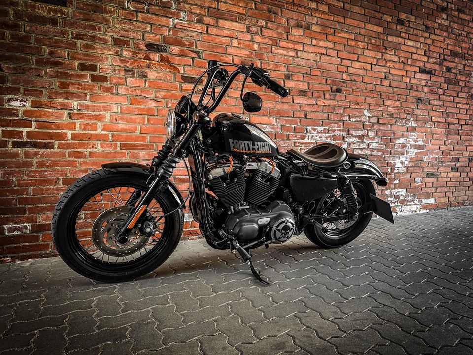 Harley Davidson forty eight 2011er 23000 km Vivid Black deutsch in Hamburg