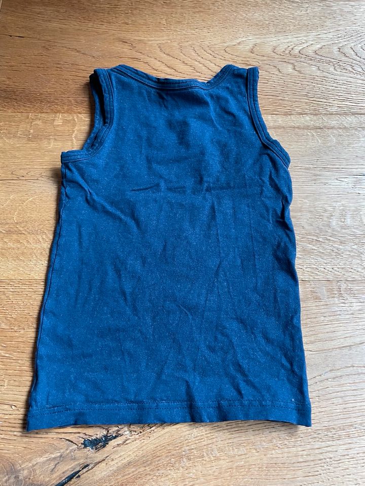 Blaues ärmelloses Sanetta Shirt Gr 92/98 in Nürnberg (Mittelfr)