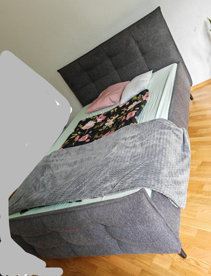 Komplettes Bett 180x200 mit Matratze &Lattenrost in Leipzig
