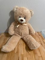 80 cm großer Teddybär Teddy Kuscheltier Plüschtier Hessen - Riedstadt Vorschau