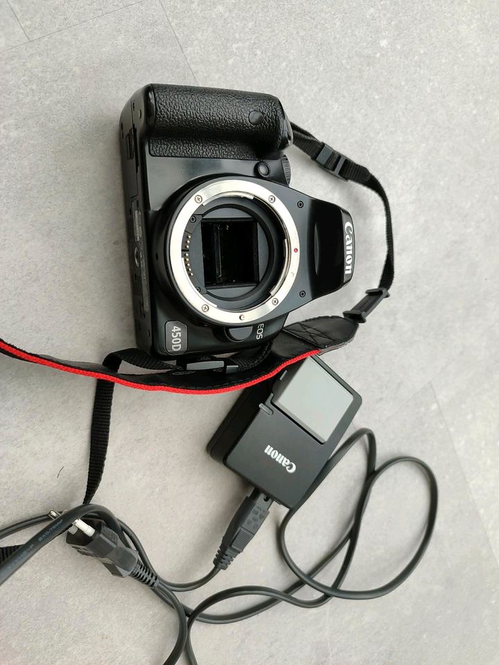 Canon EOS 450 D mit Ladegerät in Minden
