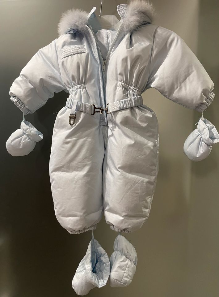 Schneeoverall für Baby‘s 9 Monate in Riemerling