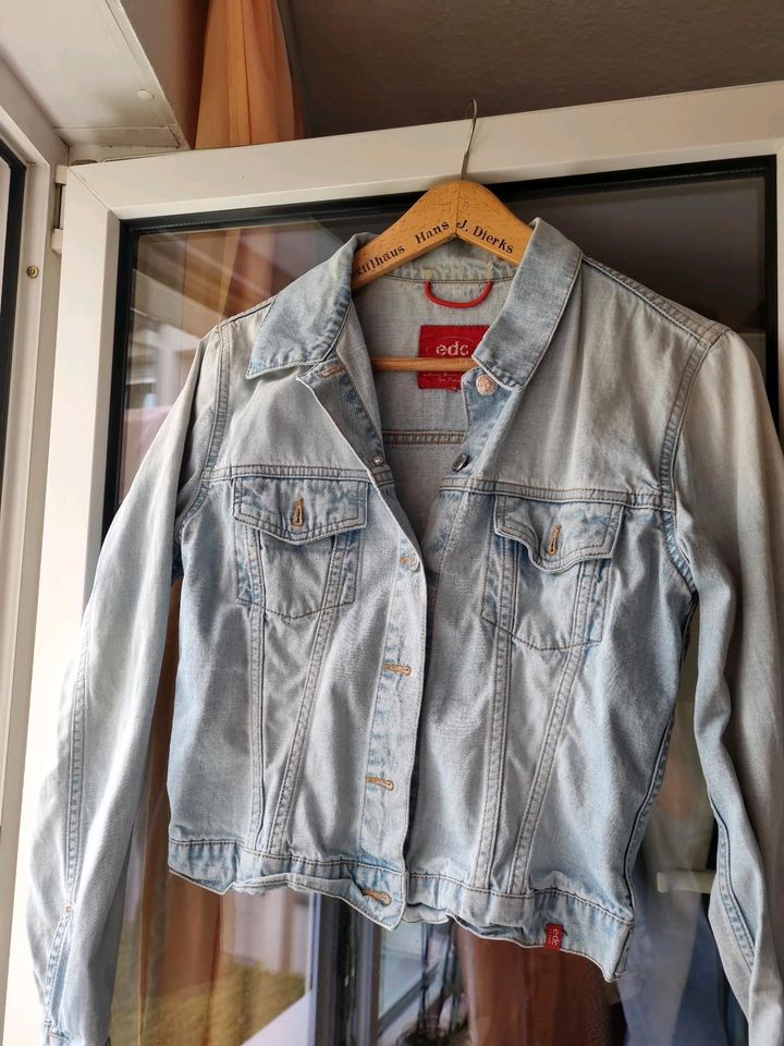 EDC Schönes helles  Jeansjacke  NR.S  nur 20E in Fellbach