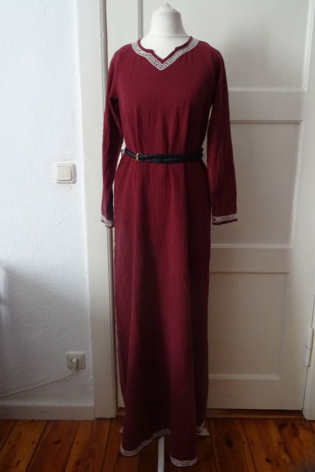 Wikingerkleid / Mittelalterkleid von Leonardo Carbone Gr. XS in Berlin