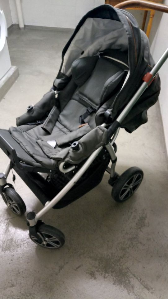 Gesslein Kinderwagen F4 inklusive Babywanne in Augsburg