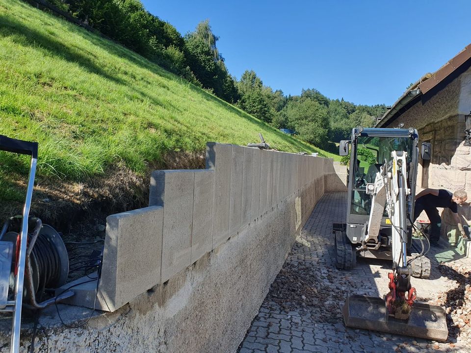 Baggerarbeiten Minibagger Zaunbau Sichtschutz in Stockheim Oberfr