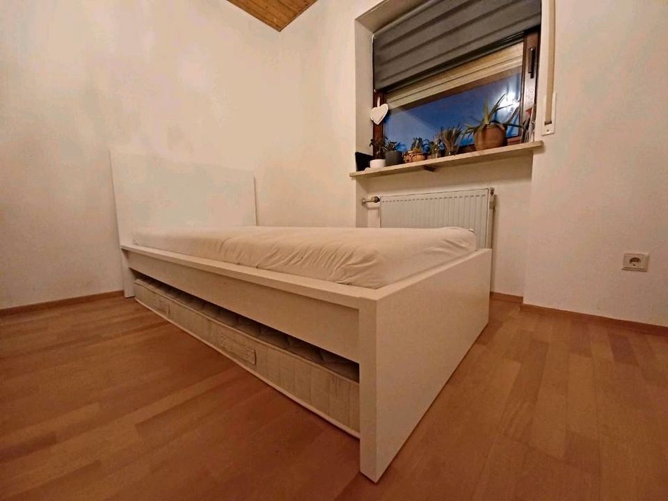 Ikea Malm Bettgestell weiß 90x200 cm in Roth