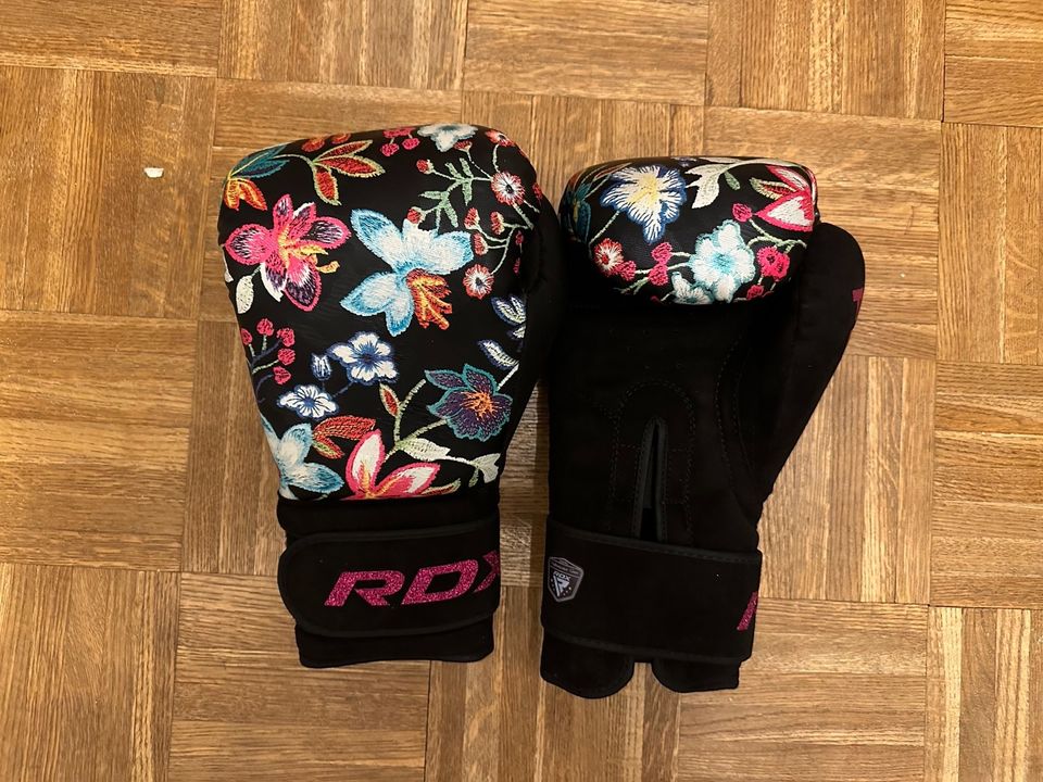 RDX Boxhandschuhe Frauen Damen Muay Thai Sparring 10 oz in Düsseldorf