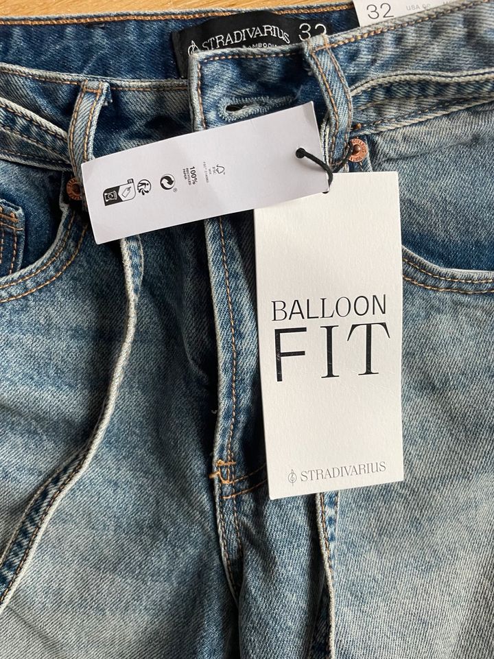 Stradivarius Baggy Skater fit jeans xs NEU in Solingen