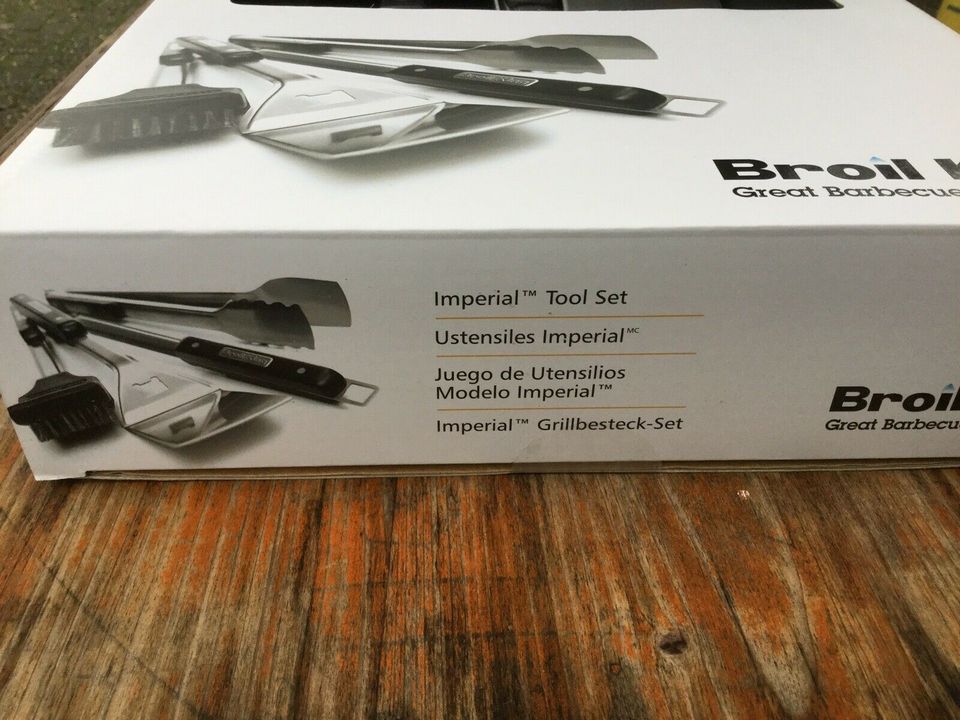 Broil King Besteck - Set Imperial 4 teilig Grillzange Reinigungsb in Neuenhaus