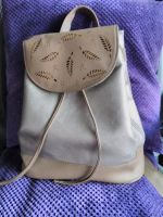 Kleiner Rucksack Taupe/Gold Niedersachsen - Walsrode Vorschau