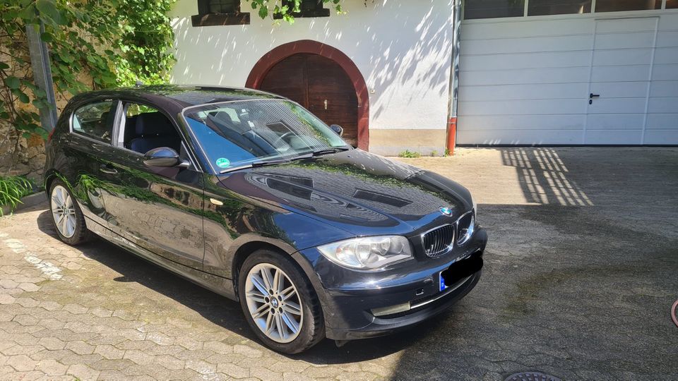 BMW 118 d - Sehr gepflegt 2 Hand+Alu 6 Gang Tüv Neu in Breisach am Rhein  