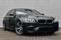 BMW M5 Baureihe M5 Lim.Akrapovic Titan 2 Hand Deutsc Nordrhein-Westfalen - Geldern Vorschau